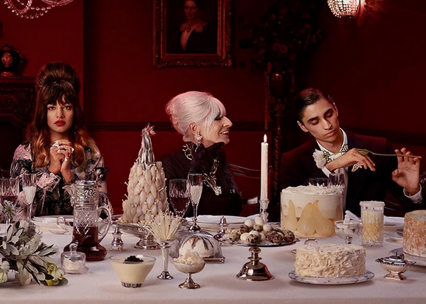 To fashion video του Burberry θα σε βάλει από τώρα στο mood των Χριστουγέννων