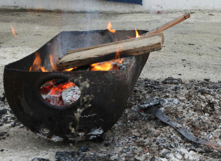 Φωτιά με έναν νεκρό κοντά στο στρατόπεδο Καποτά | tlife.gr Φωτιά με έναν νεκρό κοντά στο στρατόπεδο Καποτά | tlife.gr
