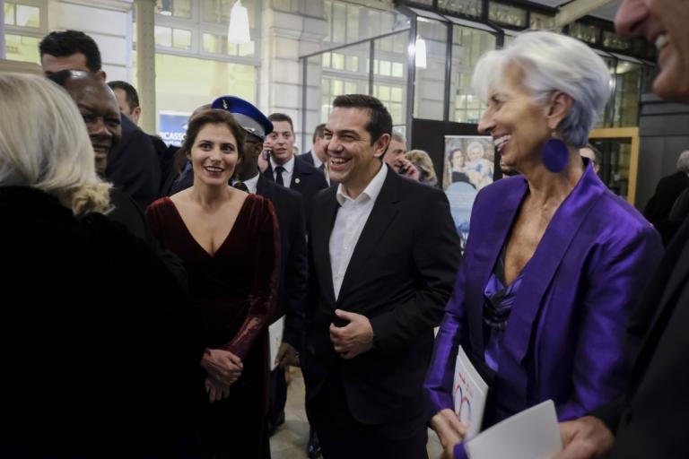 Μπέτυ Μπαζιάνα: «Έλαμψε» με… παριζιάνικη φινέτσα! Εντυπωσιακή παρουσία στο Παρίσι [pics]
