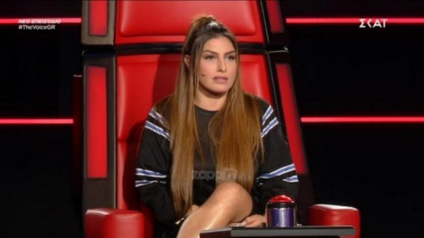 The Voice: Το δύσκολο τραγούδι “έκαψε” τη διαγωνιζόμενη! Η εξήγηση της Έλενας Παπαρίζου… | tlife.gr The Voice: Το δύσκολο τραγούδι “έκαψε” τη διαγωνιζόμενη! Η εξήγηση της Έλενας Παπαρίζου… | tlife.gr