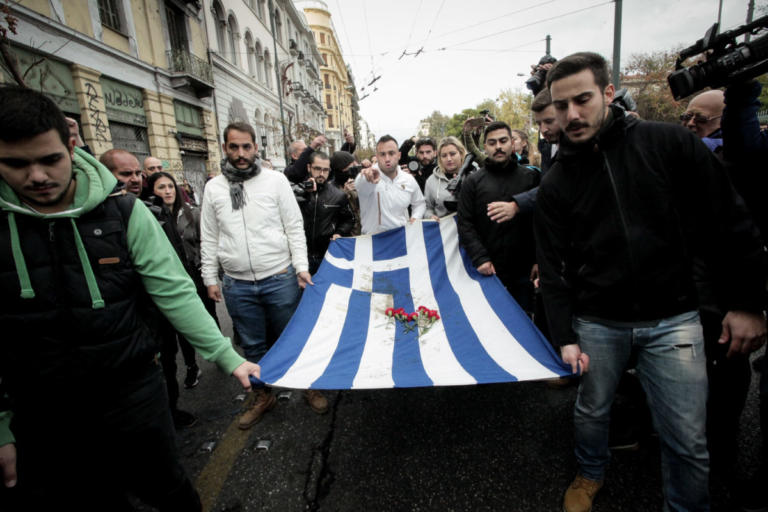 Επέτειος Πολυτεχνείου –  Σε ήρεμο κλίμα η πορεία με την αιματοβαμμένη σημαία