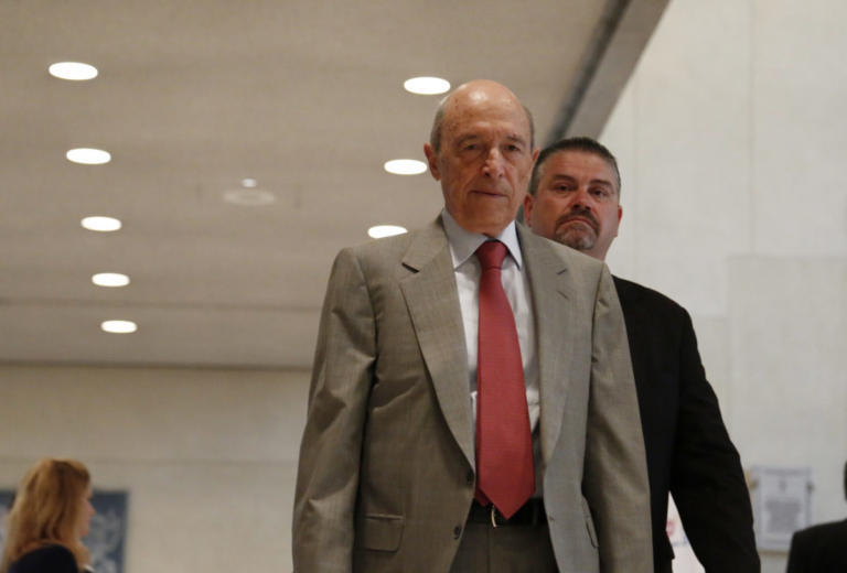 Κώστας Σημίτης: Δεν έχω τίποτα να κρύψω – Η επιχείρηση δίωξης δεν με αγγίζει | tlife.gr Κώστας Σημίτης: Δεν έχω τίποτα να κρύψω – Η επιχείρηση δίωξης δεν με αγγίζει | tlife.gr