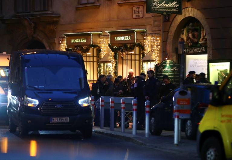 Επίθεση στη Βιέννη: Έως 15 τραυματίες στην καθολική εκκλησία – Πιθανότερο σενάριο η ληστεία | tlife.gr Επίθεση στη Βιέννη: Έως 15 τραυματίες στην καθολική εκκλησία – Πιθανότερο σενάριο η ληστεία | tlife.gr