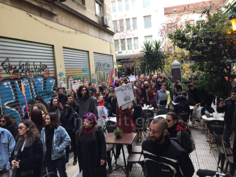 Στο κοσμηματοπωλείο η πορεία για τον Ζακ Κωστόπουλο | tlife.gr Στο κοσμηματοπωλείο η πορεία για τον Ζακ Κωστόπουλο | tlife.gr
