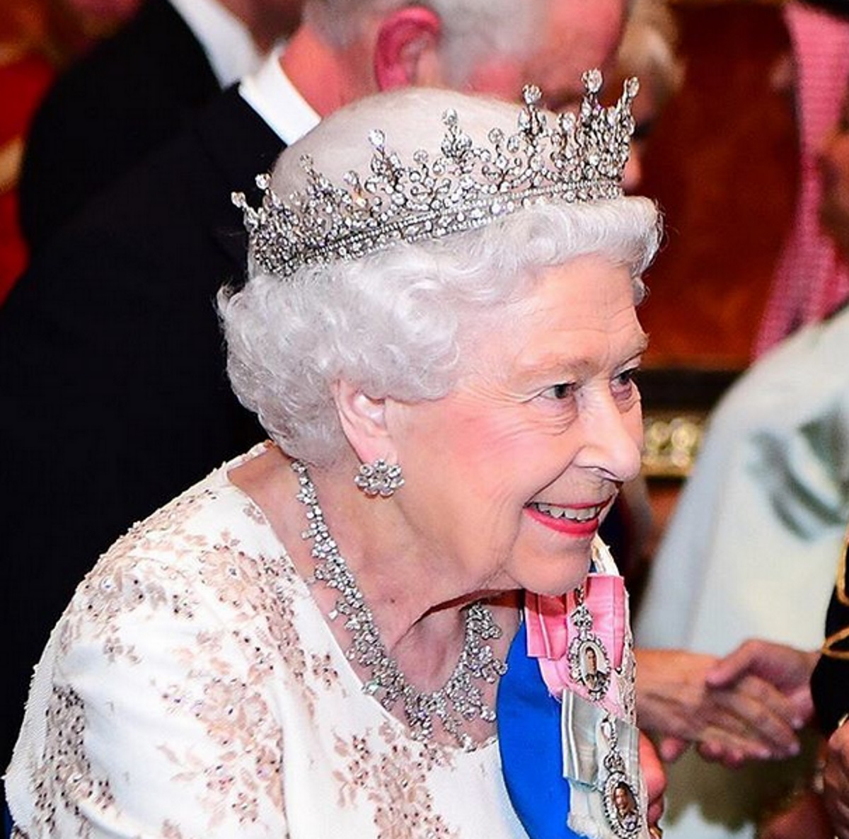 Ελισάβετ: Η ιστορία της αγαπημένης διαμαντένιας τιάρας της Βασίλισσας!