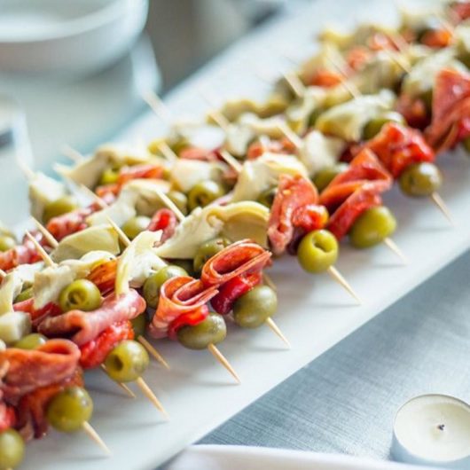 Κρύα antipasti με αγκινάρα και γεμιστές ελιές | tlife.gr Κρύα antipasti με αγκινάρα και γεμιστές ελιές | tlife.gr