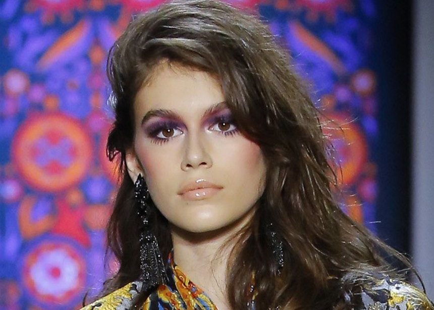 Video! Η Ραμόνα Βλαντή κάνει το disco makeup της Kaia Gerber!