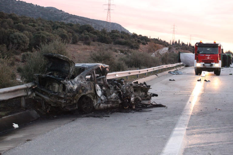 Νέα τραγωδία στην Εγνατία! Τροχαίο με τρεις νεκρούς κι έξι τραυματίες – Εικόνες σοκ | tlife.gr Νέα τραγωδία στην Εγνατία! Τροχαίο με τρεις νεκρούς κι έξι τραυματίες – Εικόνες σοκ | tlife.gr