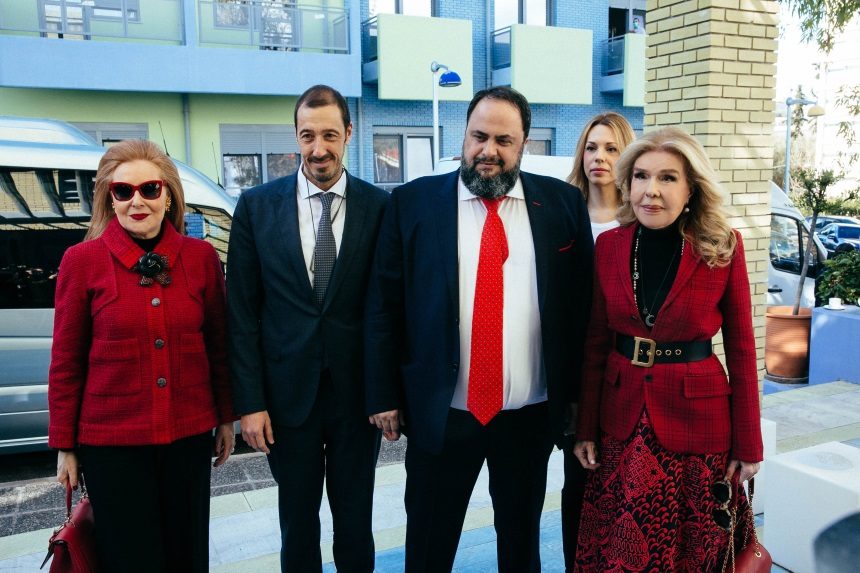 Ο Ολυμπιακός δίπλα στα παιδιά της «ΕΛΠΙΔΑΣ» – Φωτογραφίες | tlife.gr