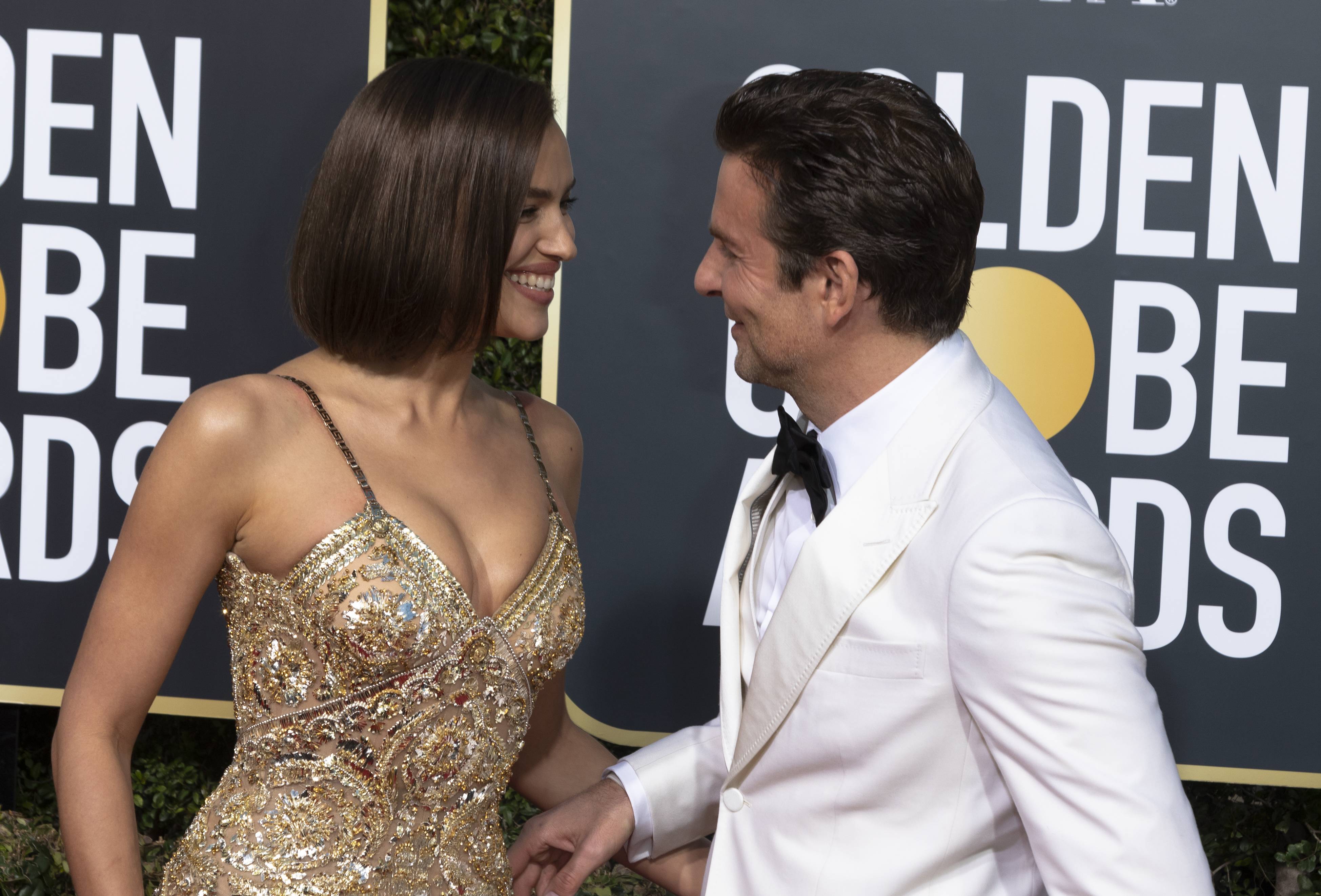 Bradley Cooper – Irina Shayk: Έτσι διαψεύδουν τις φήμες χωρισμού! Μαζί στο κόκκινο χαλί των “Χρυσών Σφαιρών” [pics]