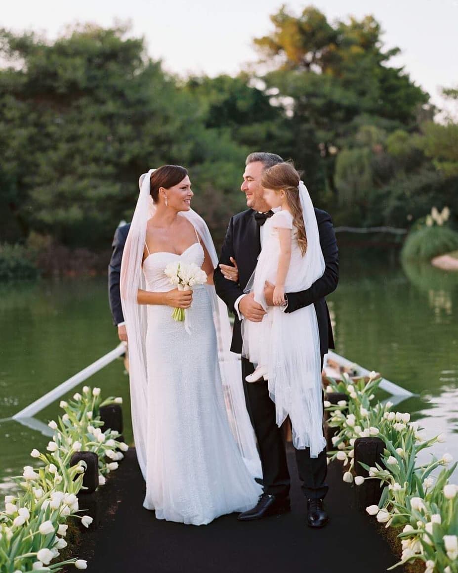 Αντώνης Ρέμος – Υβόννη Μπόσνιακ: Πέντε φωτογραφίες από τον γάμο τους που σίγουρα δεν έχεις ξαναδεί!