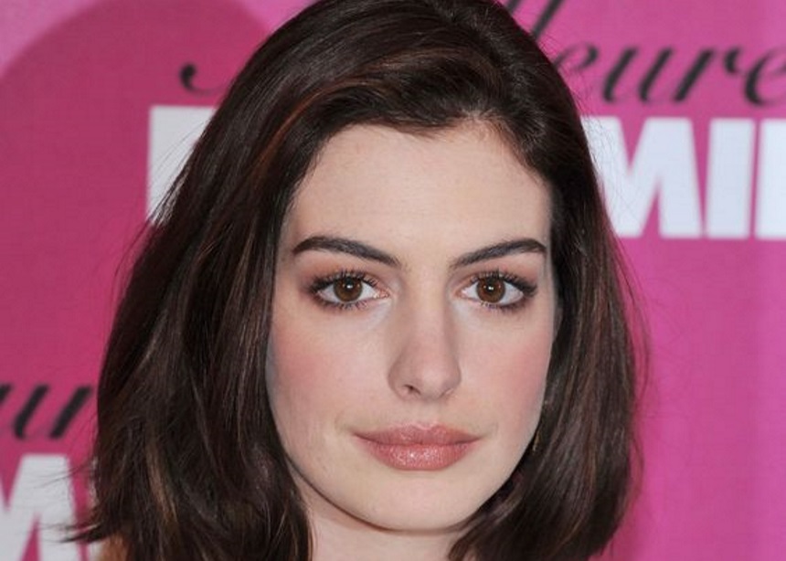 Γιατί αποφάσισε η Anne Hathaway να μην ξαναπιεί αλκοόλ για τα επόμενα 18 χρόνια;