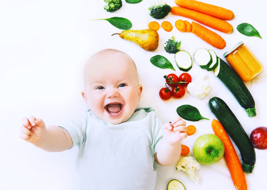 Baby food: Πέντε tips για την εισαγωγή υγιεινών στερεών τροφών στην διατροφή του μωρού