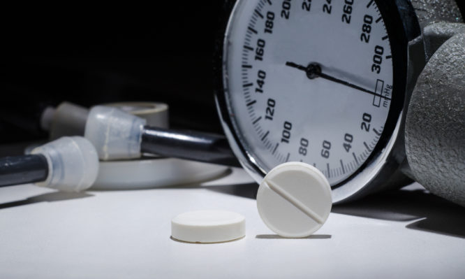 Γιατί γίνονται αλλεπάλληλες ανακλήσεις φαρμάκων για την πίεση: Τι χρειάζεται να ξέρεις