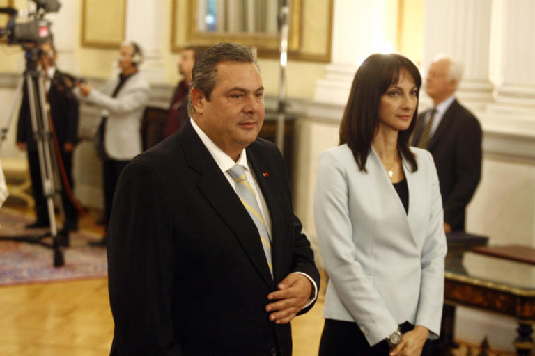 Ο Πάνος Καμμένος διέγραψε την Έλενα Κουντουρά | tlife.gr Ο Πάνος Καμμένος διέγραψε την Έλενα Κουντουρά | tlife.gr