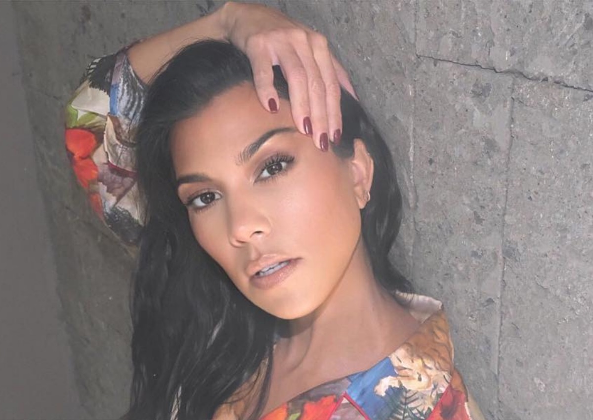 Kourtney Kardashian: Αντιγράφει την Kendall Jenner που πόζαρε με μπικίνι στα χιόνια! [pics]