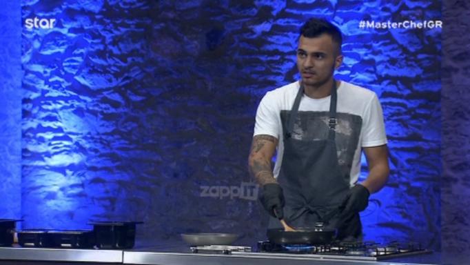 MasterChef: Η ιστορία ζωής του διαγωνιζόμενου που συγκίνησε! «Οι γονείς μου με άφησαν τριών χρονών…» | tlife.gr MasterChef: Η ιστορία ζωής του διαγωνιζόμενου που συγκίνησε! «Οι γονείς μου με άφησαν τριών χρονών…» | tlife.gr