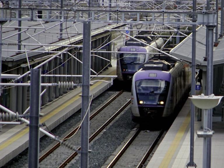 Ατύχημα με συρμό του προαστιακού στο Ζεφύρι | tlife.gr Ατύχημα με συρμό του προαστιακού στο Ζεφύρι | tlife.gr