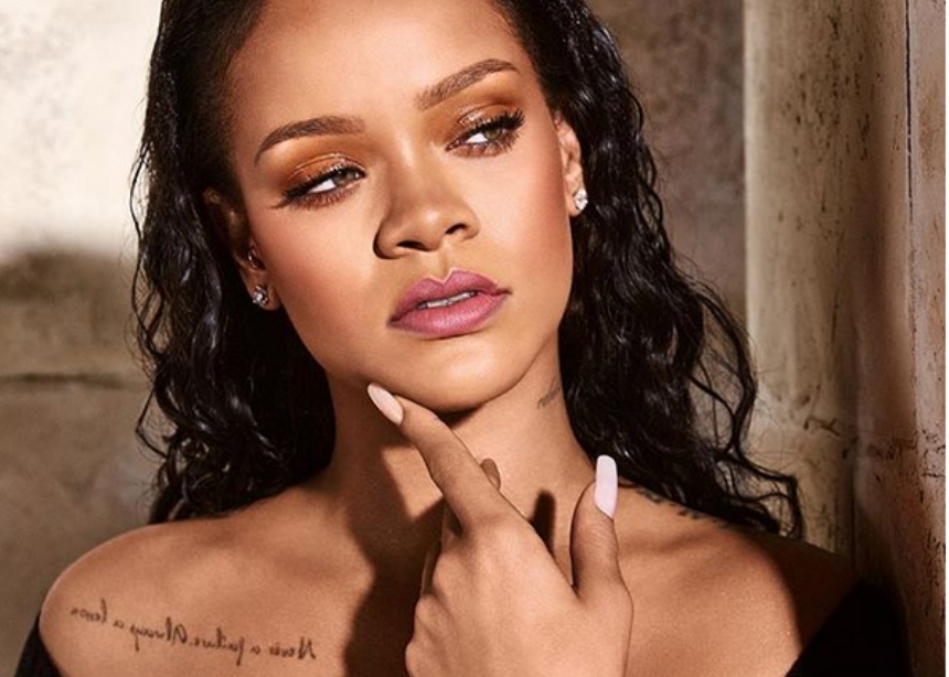 Oh wait! Η Rihanna έχει ένα τέλειο νέο να μοιραστεί μαζί μας!