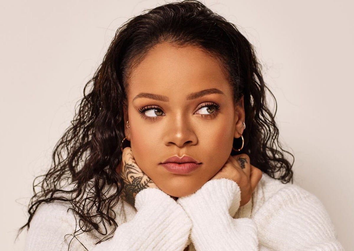 Rihanna: Έκανε μήνυση στον πατέρα της!