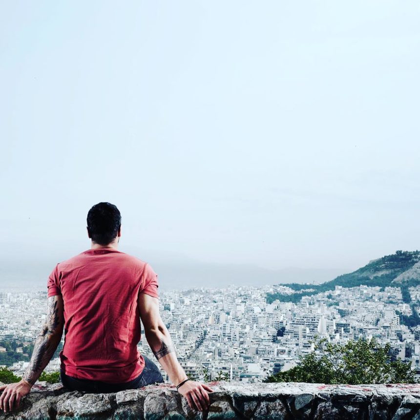 Ποιος διάσημος Έλληνας γιόρτασε τους ένα εκατομμύριο followers στο instagram; | tlife.gr