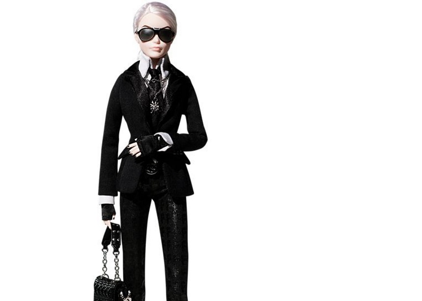 Barbie: Και η αγαπημένη κούκλα όλων των κοριτσιών αποχαιρέτησε τον Karl Lagerfeld