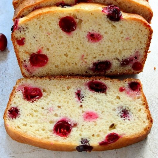 Αφράτο κέικ με cranberries | tlife.gr Αφράτο κέικ με cranberries | tlife.gr