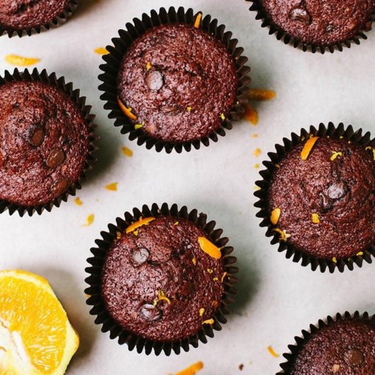 Muffins με σοκολάτα και πορτοκάλι | tlife.gr Muffins με σοκολάτα και πορτοκάλι | tlife.gr