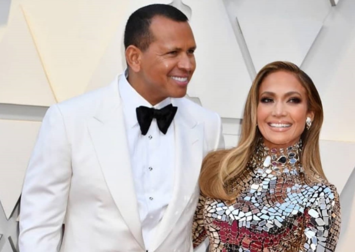 Όσκαρ 2019: Η εντυπωσιακή εμφάνιση της Jennifer Lopez στο κόκκινο χαλί μαζί με τον σύντροφο της! [pics]