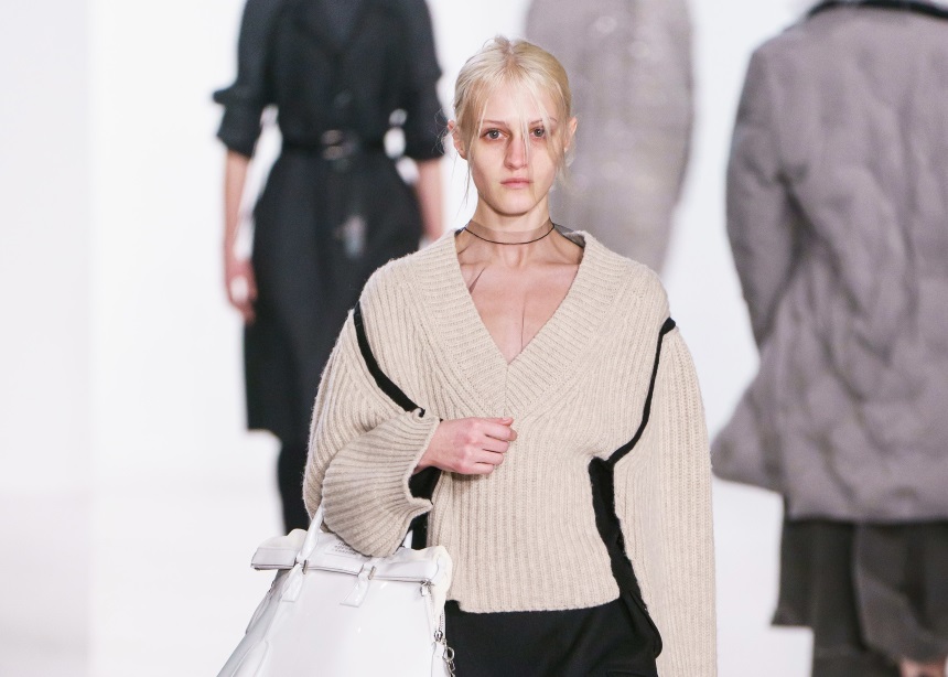 Maison Margiela: Μια ανατρεπτική συλλογή που τάσσεται κατά του διαχωρισμού των φύλων