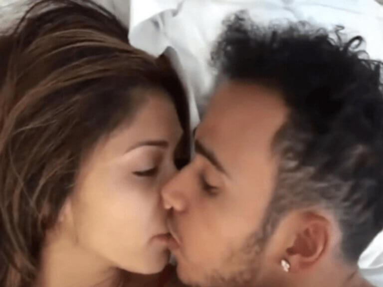 «Καυτό» βίντεο της Nicole Scherzinger με τον Lewis Hamilton στο κρεβάτι «ρίχνει» το ίντερνετ! | tlife.gr «Καυτό» βίντεο της Nicole Scherzinger με τον Lewis Hamilton στο κρεβάτι «ρίχνει» το ίντερνετ! | tlife.gr