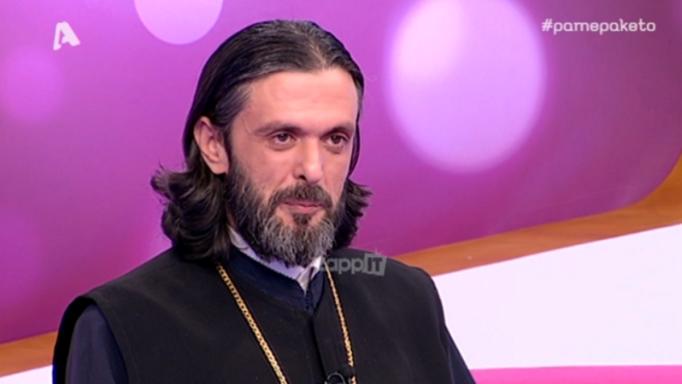 Πάμε Πακέτο: Από το μόντελινγκ, τις πασαρέλες και τα πάνελ στο δρόμο του Θεού! | tlife.gr Πάμε Πακέτο: Από το μόντελινγκ, τις πασαρέλες και τα πάνελ στο δρόμο του Θεού! | tlife.gr