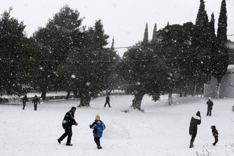 Καιρός: Έτσι θα χτυπήσει η «Χιόνη» – Χιονίζει στην Πάρνηθα, στο -4 η θερμοκρασία | tlife.gr Καιρός: Έτσι θα χτυπήσει η «Χιόνη» – Χιονίζει στην Πάρνηθα, στο -4 η θερμοκρασία | tlife.gr