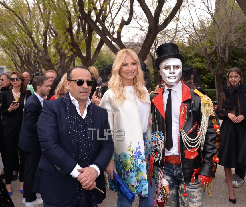 Φαίη Σκορδά: Εντυπωσιακή εμφάνιση στο fashion show του Βασίλη Ζούλια στο Ζάππειο! Φωτογραφίες