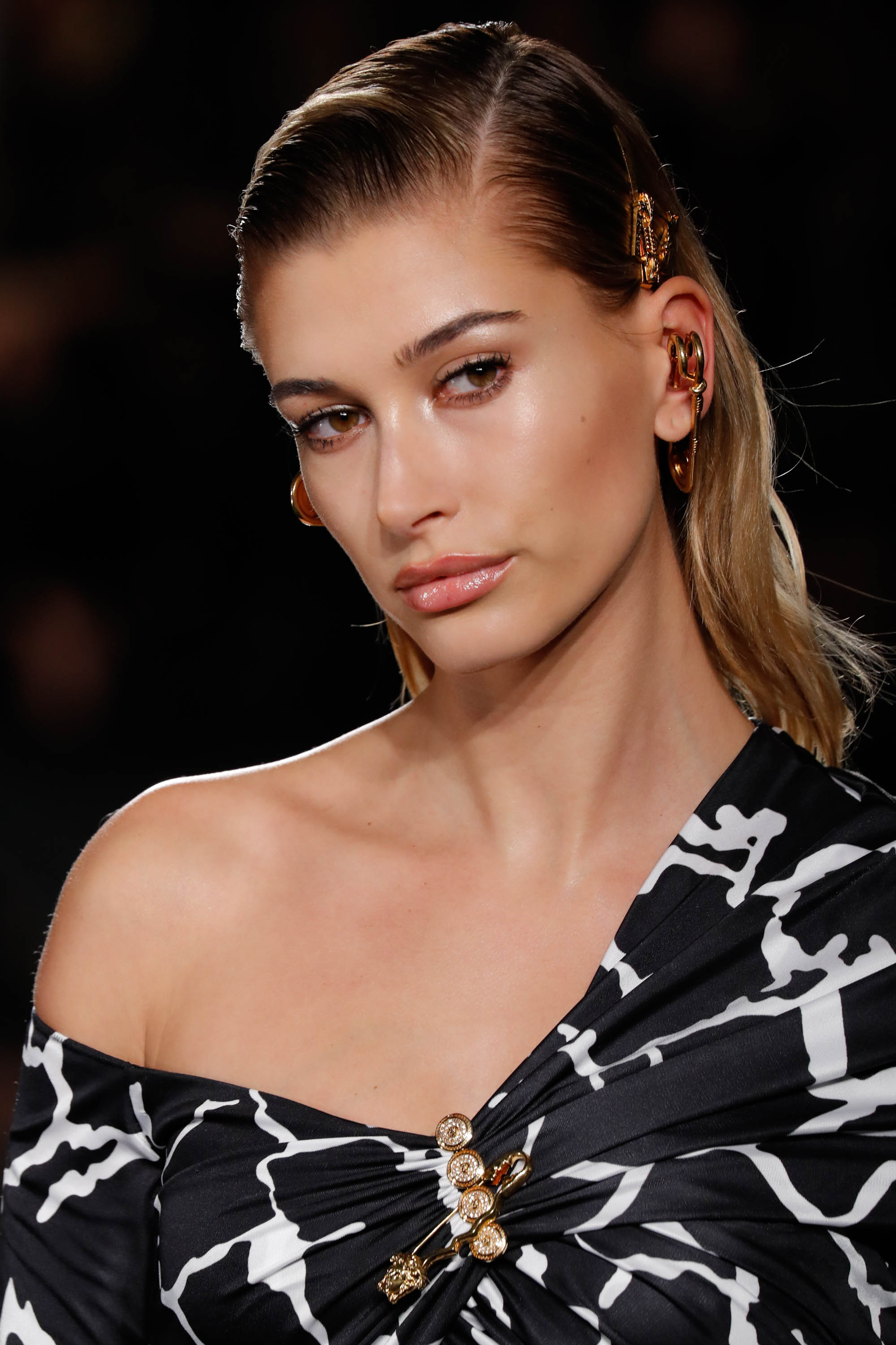 Hailey Baldwin: ποιο προϊόν ομορφιάς μοιράζεται με τον σύζυγό της, Justin Bieber!