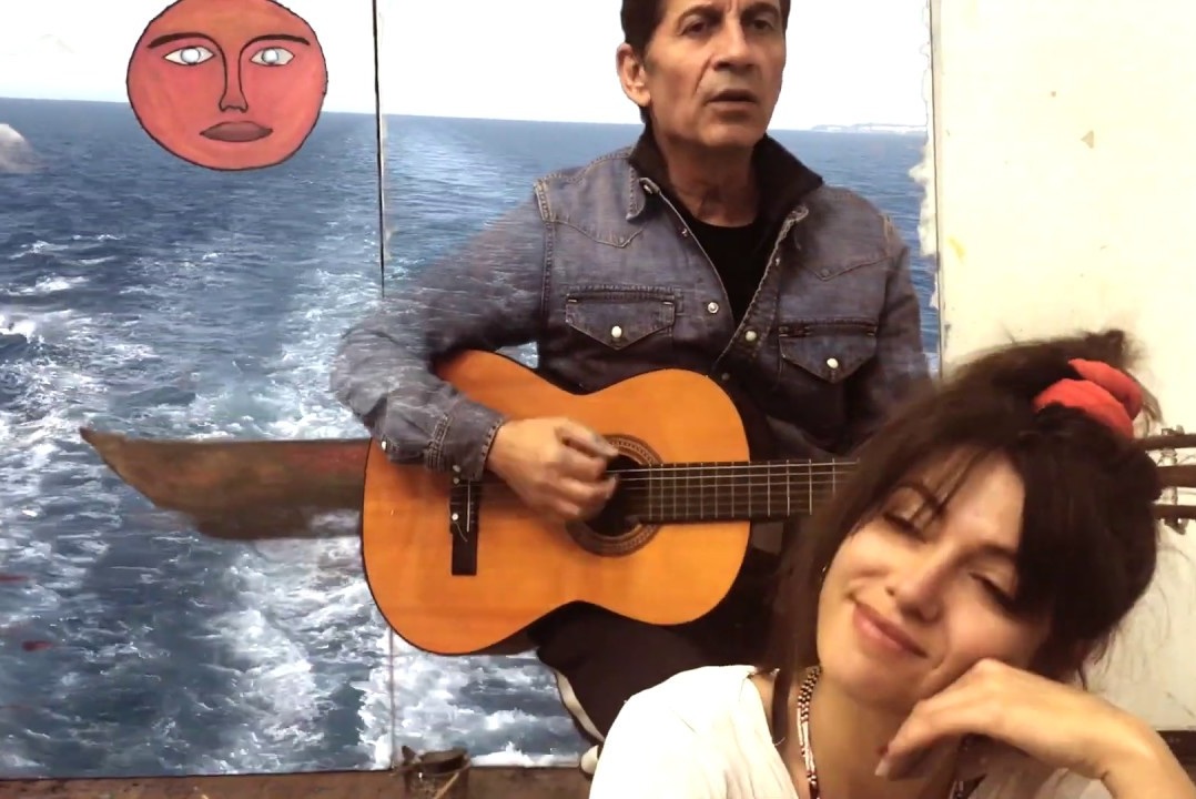 Κλέλια Ρένεση – Σωκράτης Μάλαμας: Μόλις κυκλοφόρησε το βίντεο κλιπ του τραγουδιού τους “Έγια έγια”! Βίντεο