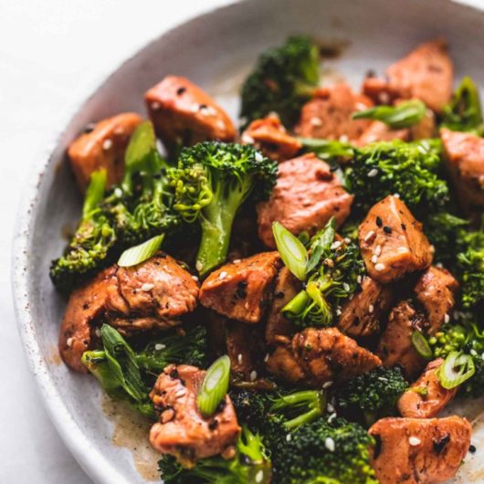 Κινέζικο κοτόπουλο stir fry με μπρόκολο και μπαχαρικά | tlife.gr Κινέζικο κοτόπουλο stir fry με μπρόκολο και μπαχαρικά | tlife.gr