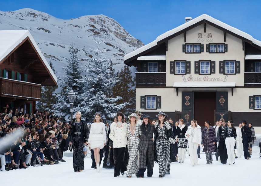 Πώς στήθηκε το τελευταίο catwalk του Karl Lagerfeld για την Chanel