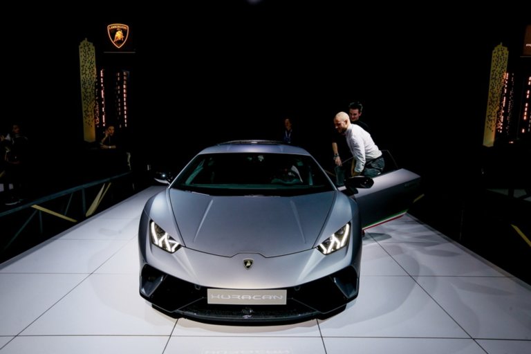 Αυτή η Lamborghini Huracan αξίας 250.000 δολαρίων σε ποιον ανήκει; | tlife.gr Αυτή η Lamborghini Huracan αξίας 250.000 δολαρίων σε ποιον ανήκει; | tlife.gr