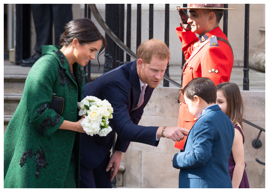 Ξέρω που θα βρεις τις chic γόβες που φοράει η Meghan Markle