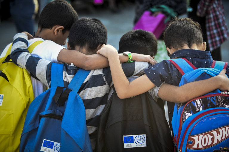 Γρεβενά: Δεν στέλνουν τα παιδιά τους στο σχολείο γιατί το απόγευμα κάνουν μάθημα προσφυγόπουλα | tlife.gr Γρεβενά: Δεν στέλνουν τα παιδιά τους στο σχολείο γιατί το απόγευμα κάνουν μάθημα προσφυγόπουλα | tlife.gr