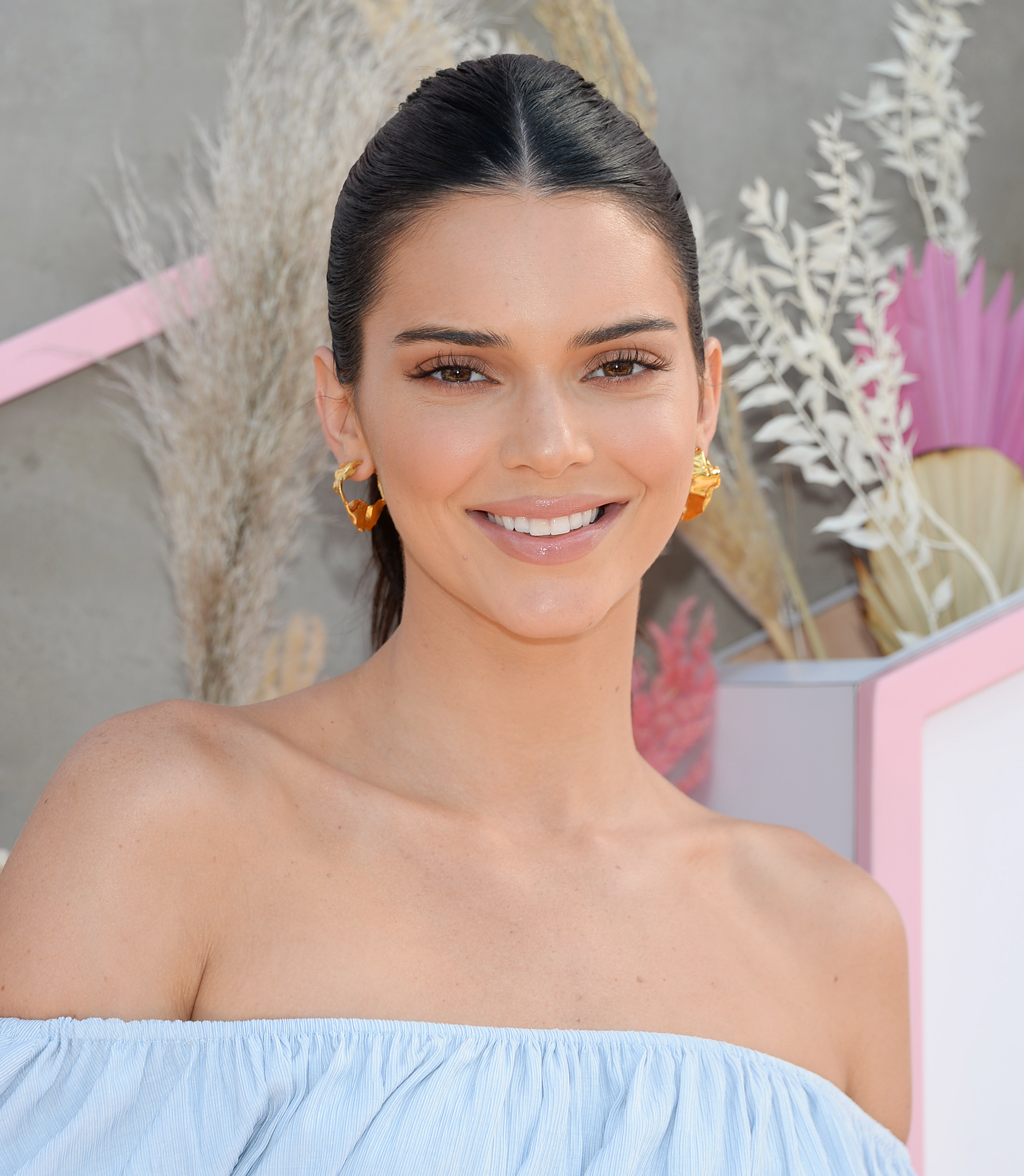 Kendall Jenner: ποιο είναι το αγαπημένο της προϊόν μακιγιάζ για το φετινό Coachella!