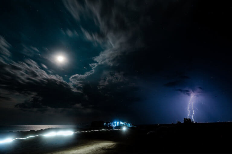 Καιρός: Ούτε σήμερα… άνοιξη! Βροχές και σποραδικές καταιγίδες