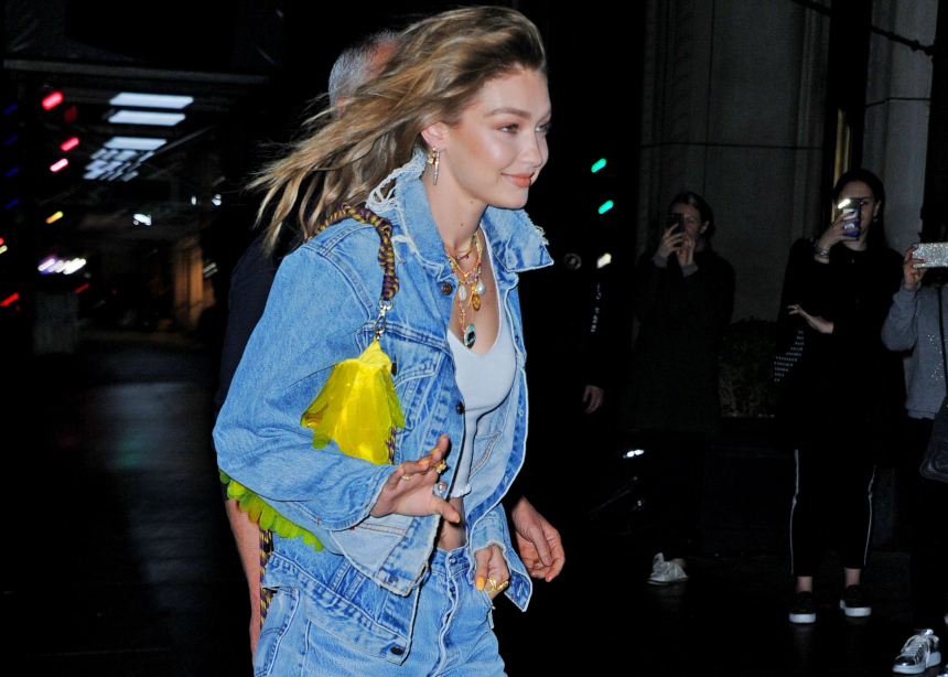 Η Gigi Hadid έκανε πάρτι με θέμα το jean! Δες τι φόρεσαν οι διάσημοι καλεσμένοι της