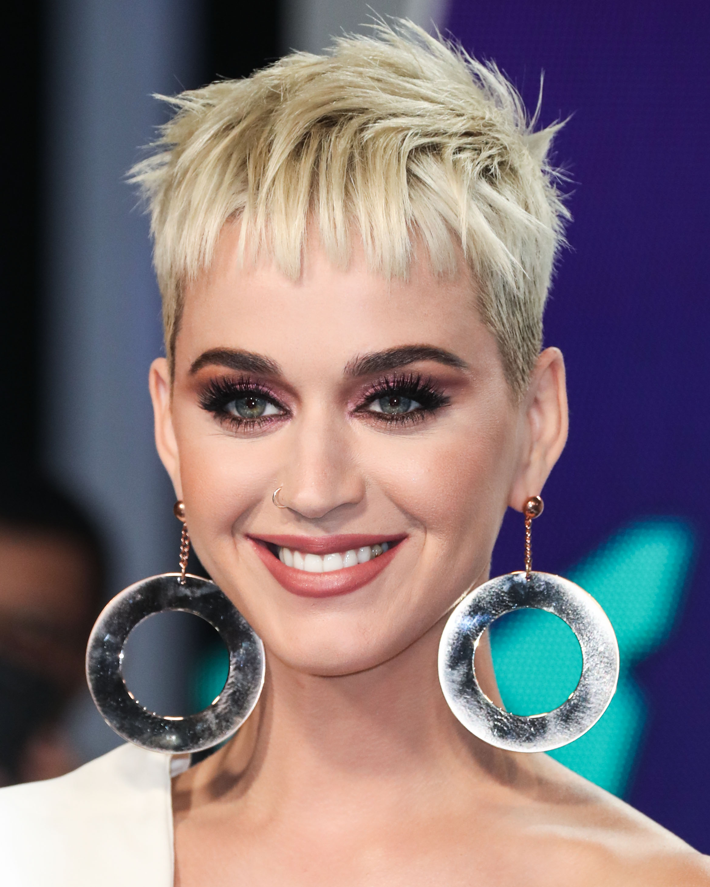 Η Katy Perry άλλαξε τα μαλλιά της και είναι ένας άλλος άνθρωπος!
