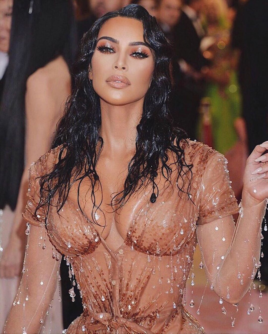 Τι ήθελε να μας πει η Kim Kardashian με αυτό το μακιγιάζ στο Met Gala!