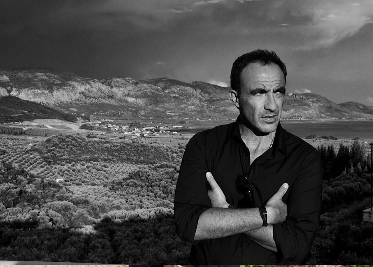 Νίκος Αλιάγας: Η selfie με πασίγνωστη τραγουδίστρια στο Παρίσι!