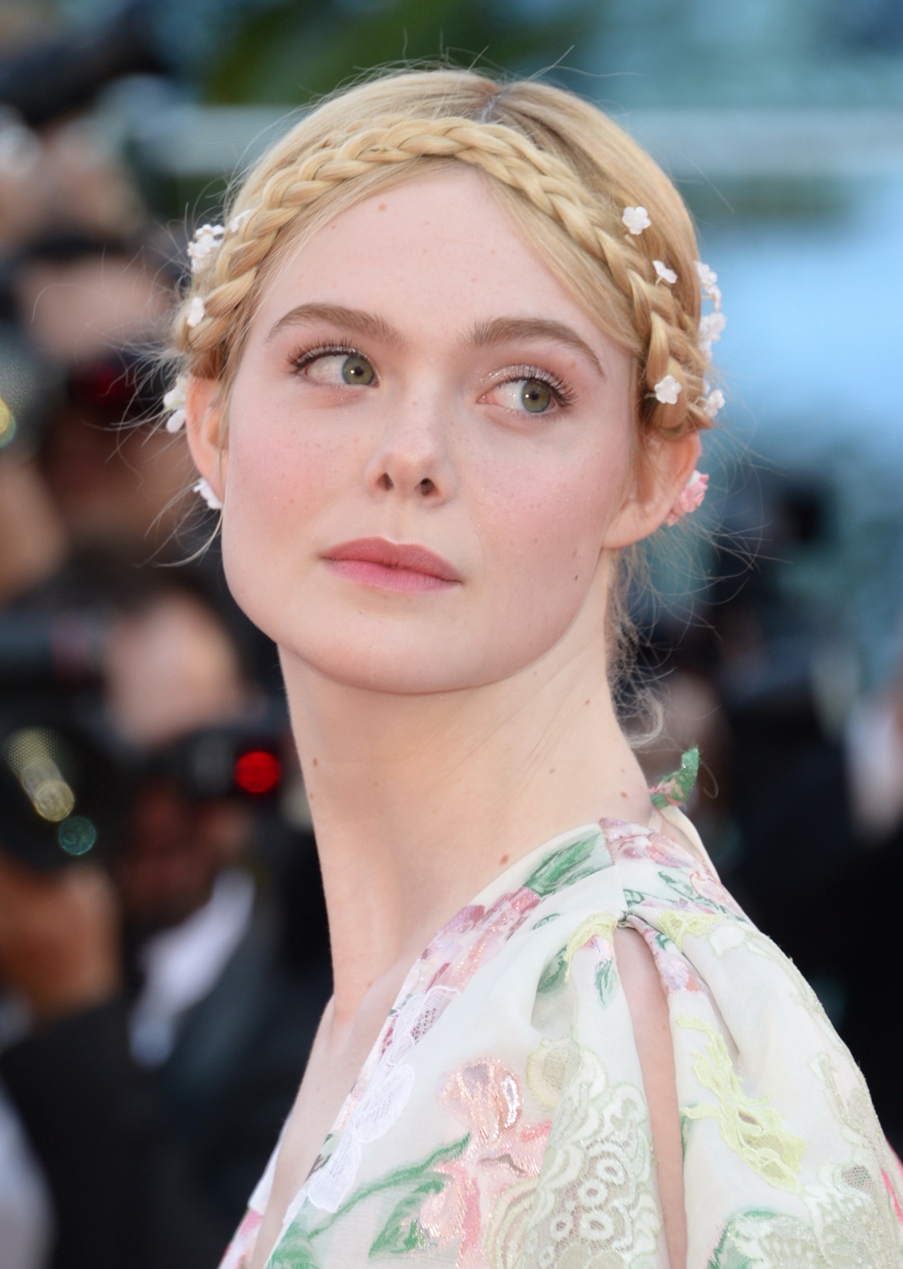 Θέλουμε τα bohemian μαλλιά της Elle Fanning στις Κάννες!