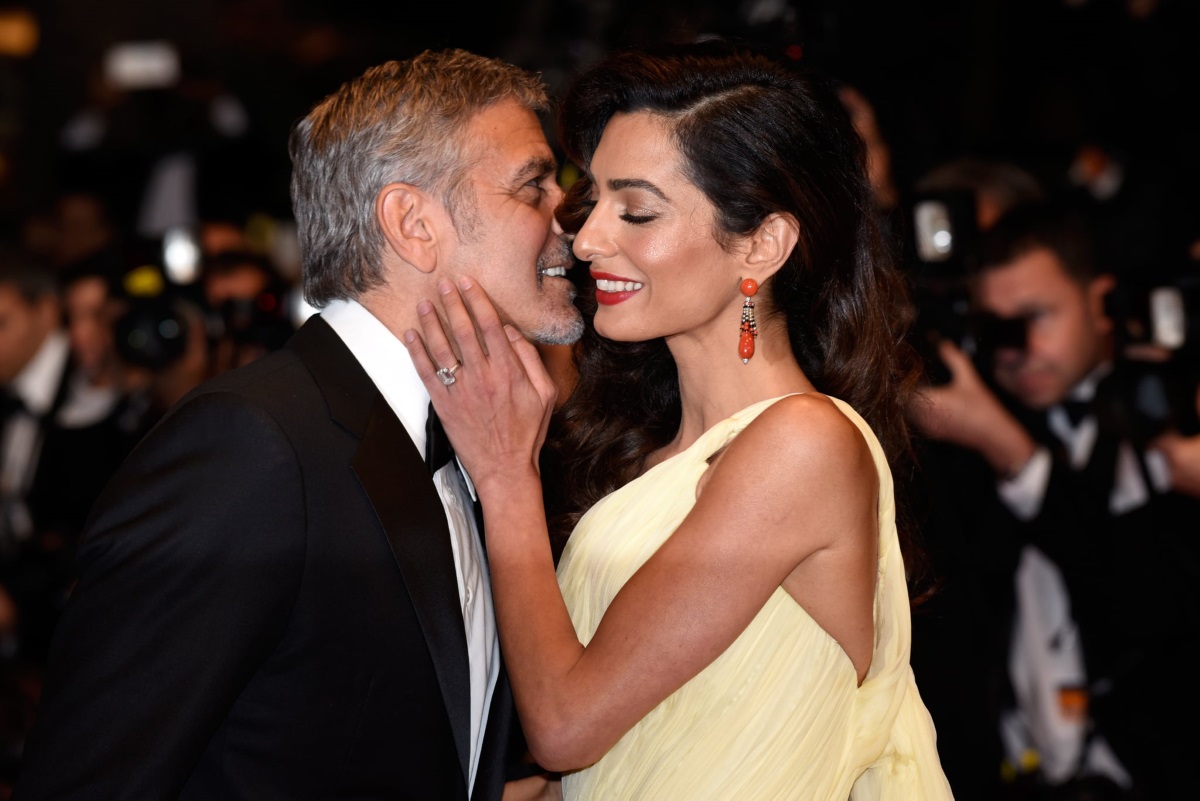 George Clooney: «Αυτοτρολάρεται» και μας συστήνεται ως… ο σύζυγος της Amal! [video]