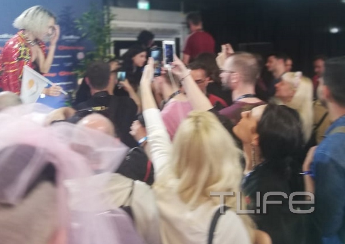 Eurovision 2019: Η 23χρονη κόρη της Τάμτα στα παρασκήνια του Α’ ημιτελικού! [pics]